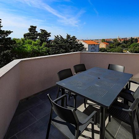 Apartments Lola Novalja Exterior photo