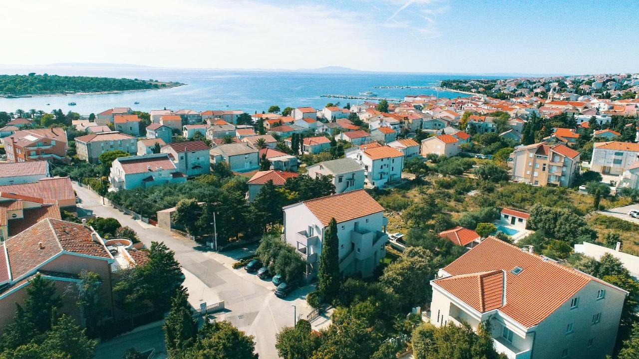 Apartments Lola Novalja Exterior photo